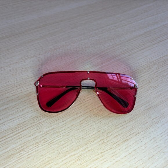 Futuristic Shield Sunglasses with Bold Red-Tinted Lens - Picture 4 of 7